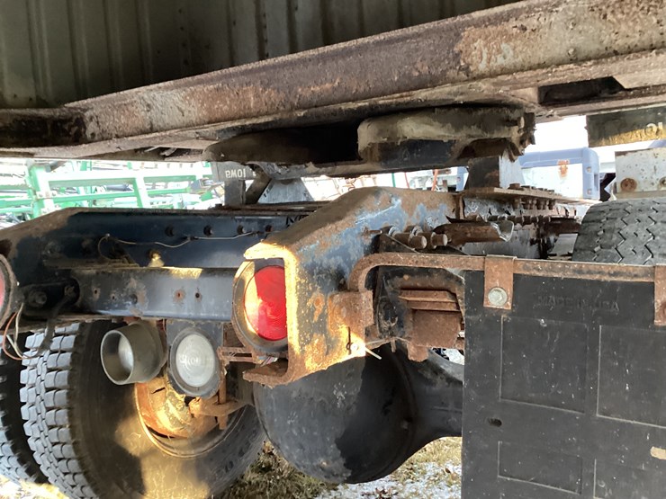 wilson-hopper-bottom-image-6