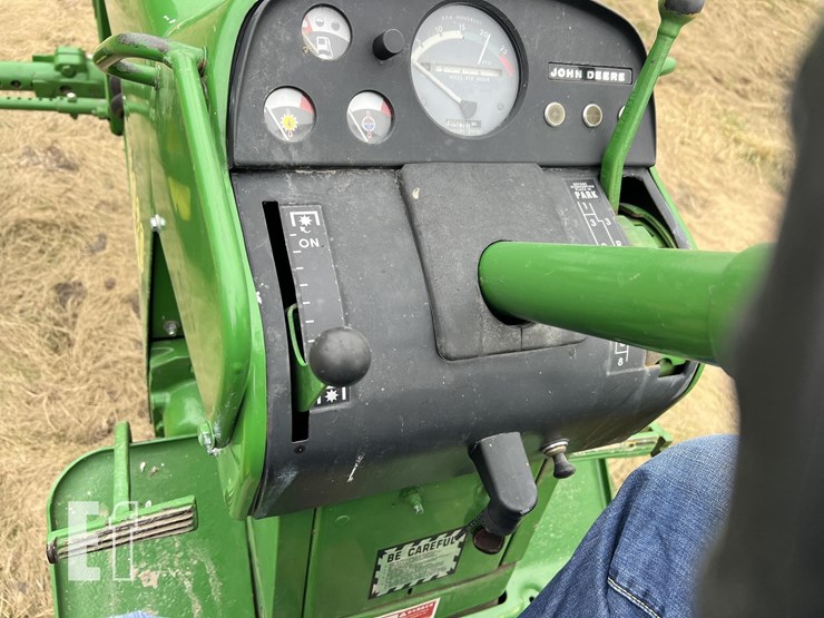 john-deere-3020-image-3