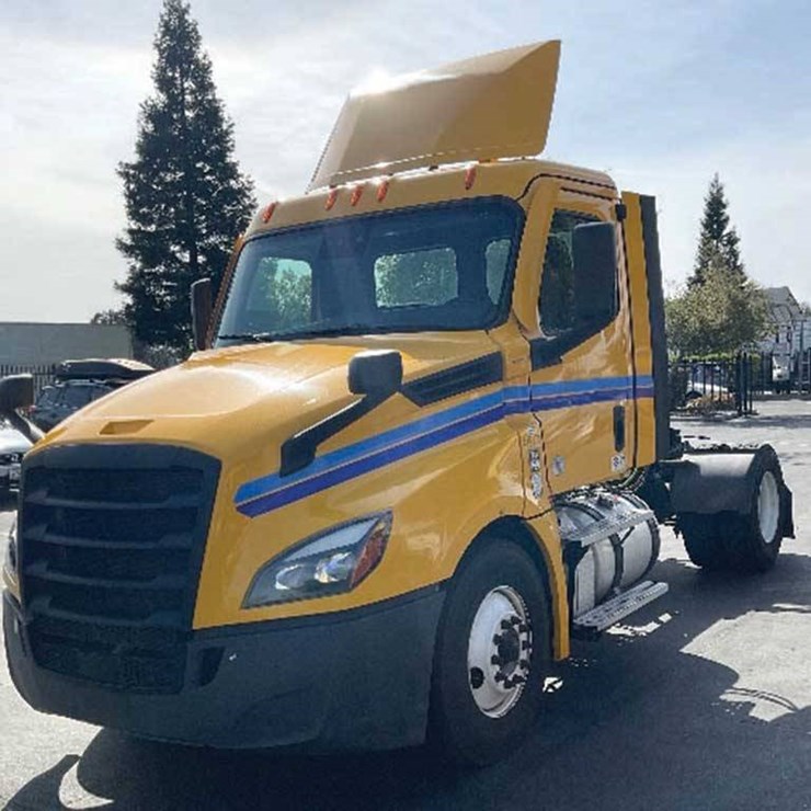 2022 FREIGHTLINER CASCADIA 126