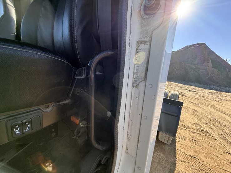 2007-freightliner-columbia-120-image-45