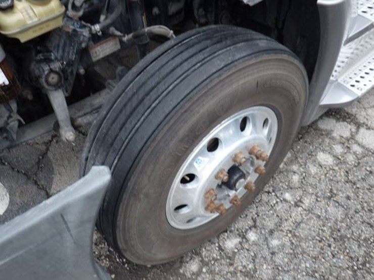 2019-freightliner-cascadia-125-image-29