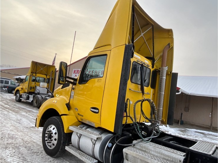 2020-kenworth-t880-image-13