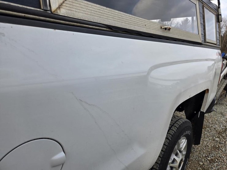 2015-chevrolet-silverado-2500hd-image-21