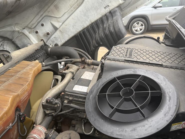 #1175-•-2016-freightliner-cascadia-day-cab-truck-tractor-image-38