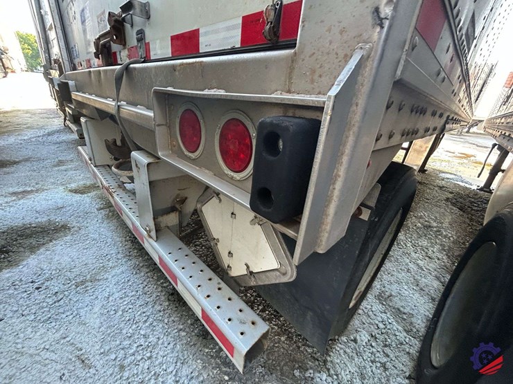 2017-stoughton-28-ft-image-8