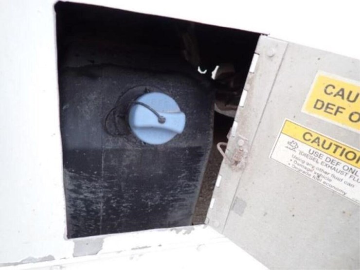 2015-freightliner-mt55-image-69