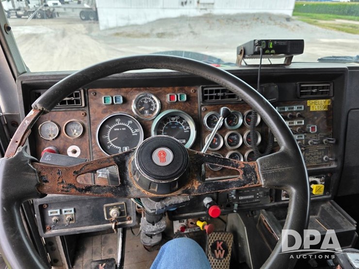 1990-kenworth-t600-image-21