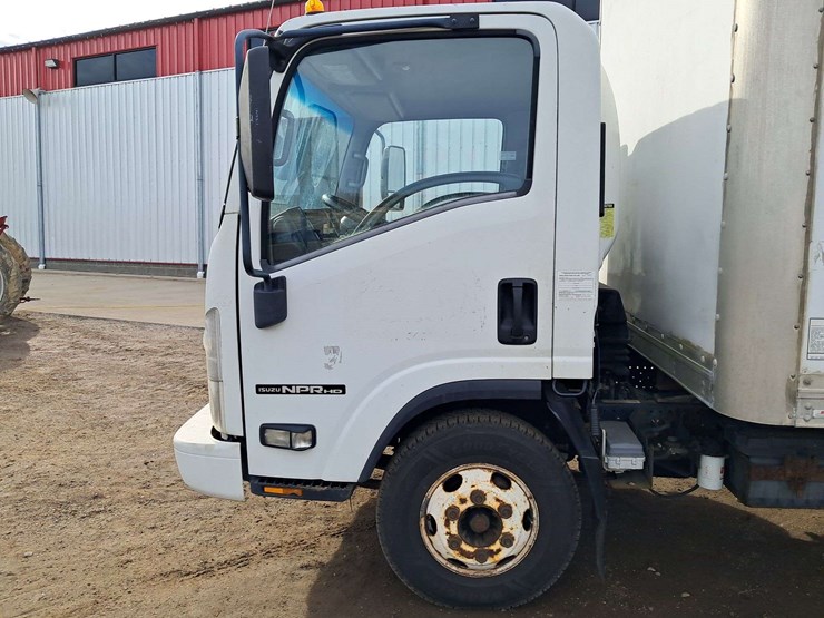 2008-isuzu-npr-image-13