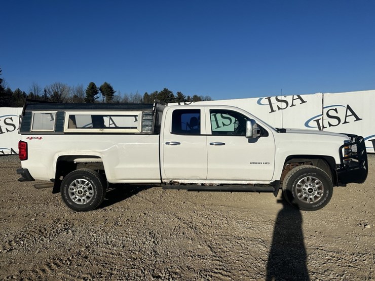 2015-chevrolet-silverado-2500hd-image-6