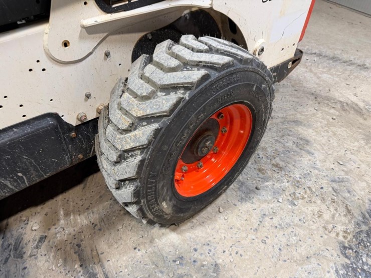 2022-bobcat-s740-image-13