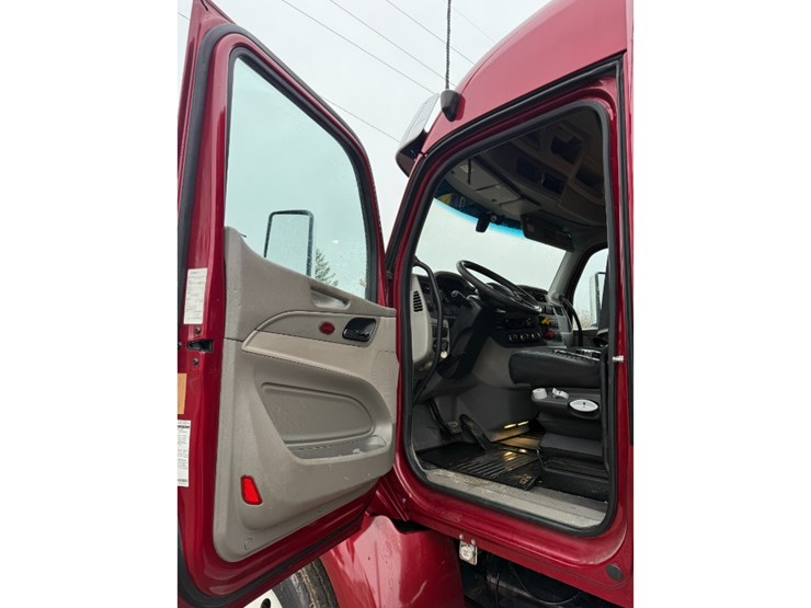 2020-peterbilt-579-image-21