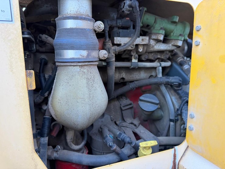 2015-gehl-rs8-42-image-19