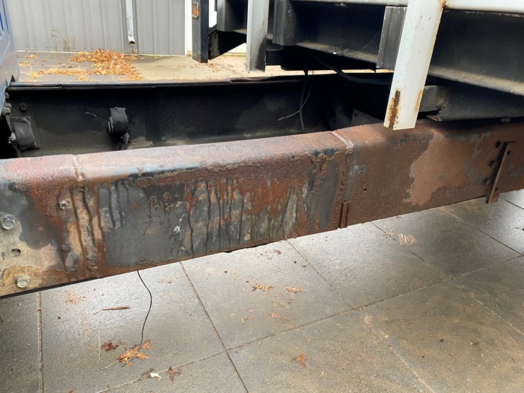 international-4700-image-17