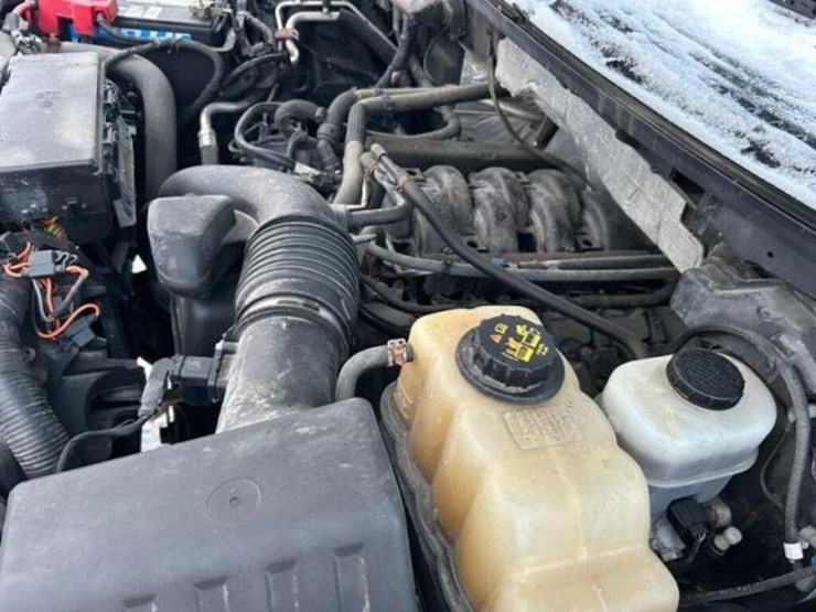 2012-ford-f150-xlt-image-33