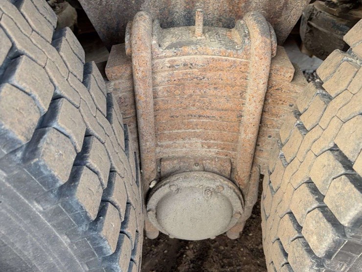 1999-mack-cl713-image-14