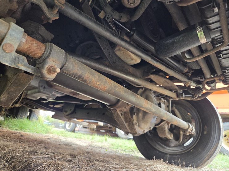 2005-ford-f550-xl-image-48