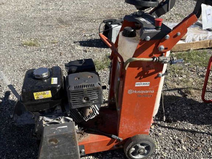 #2-•-husqvarna-fs400lv-walk-behind-concrete-saw-image-3
