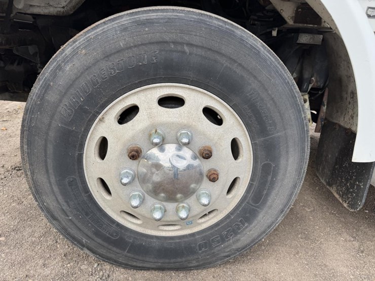 peterbilt-330-image-80