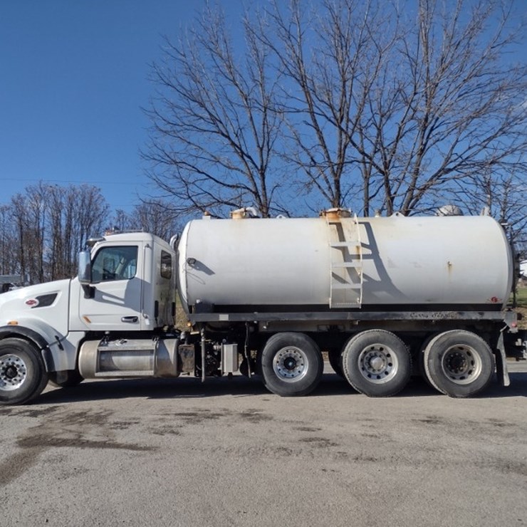 PETERBILT 567