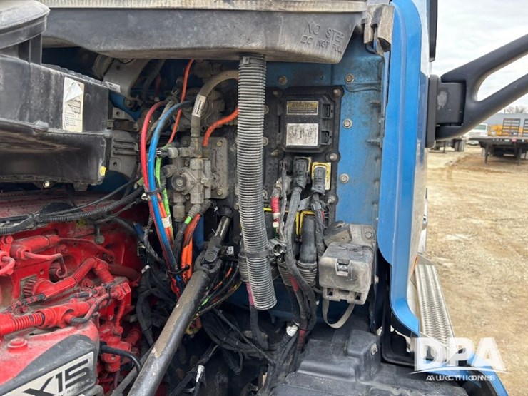 peterbilt-579-image-44