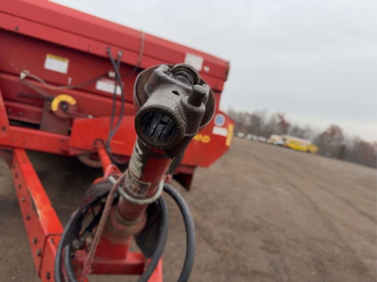 new-holland-195-image-17