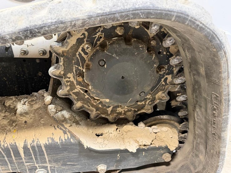 2023-bobcat-t770-image-14