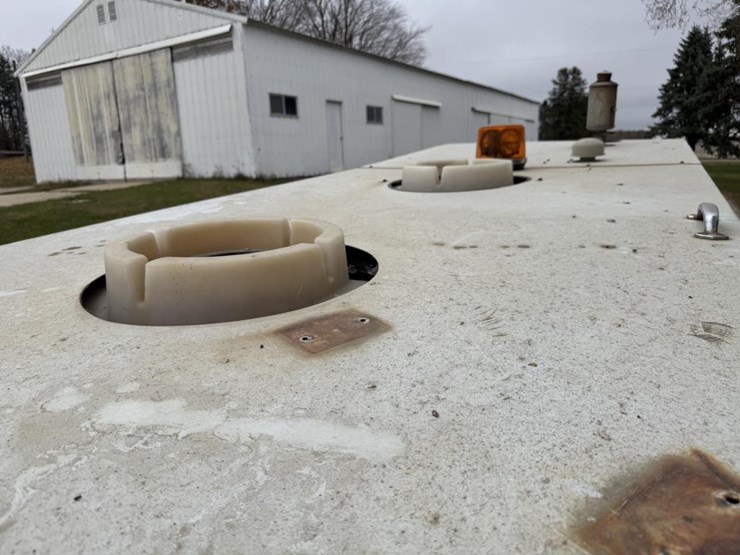 john-deere-12-image-28