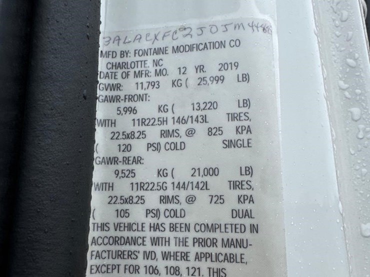 freightliner-business-class-m2-106-image-9