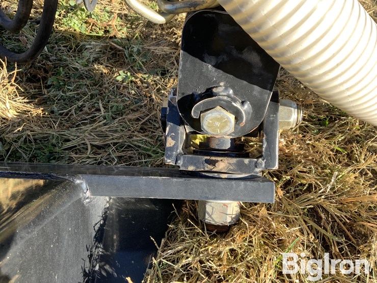 2022-montag-gen1-12r9t-9-ton-dry-fertilizer-cart-image-14