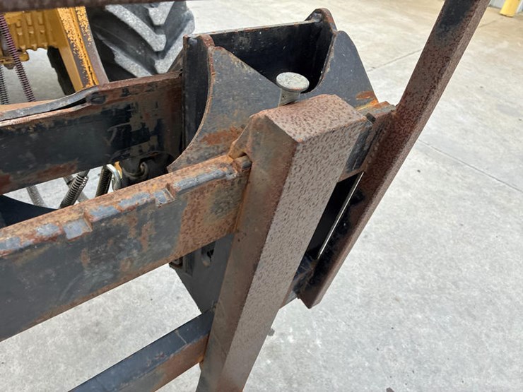 caterpillar-906m-image-15