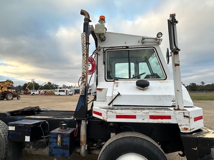 2004-capacity-tj7000-image-21