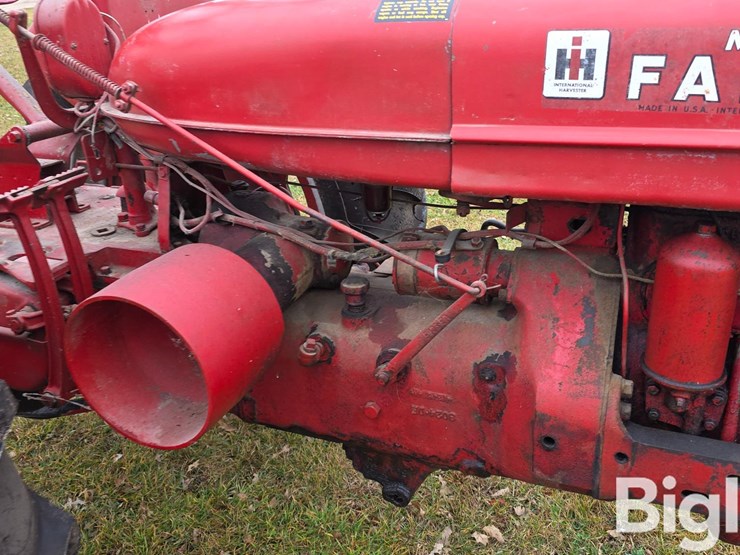 1945-farmall-h-2wd-tractor-image-15