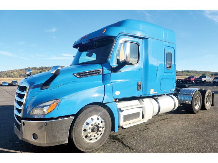 freightliner-cascadia-126-image-1