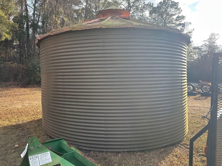 grain-bin---approx.-14'-across-61-image-4