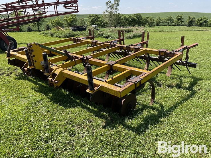 landoll-soil-master-disk-ripper-image-1