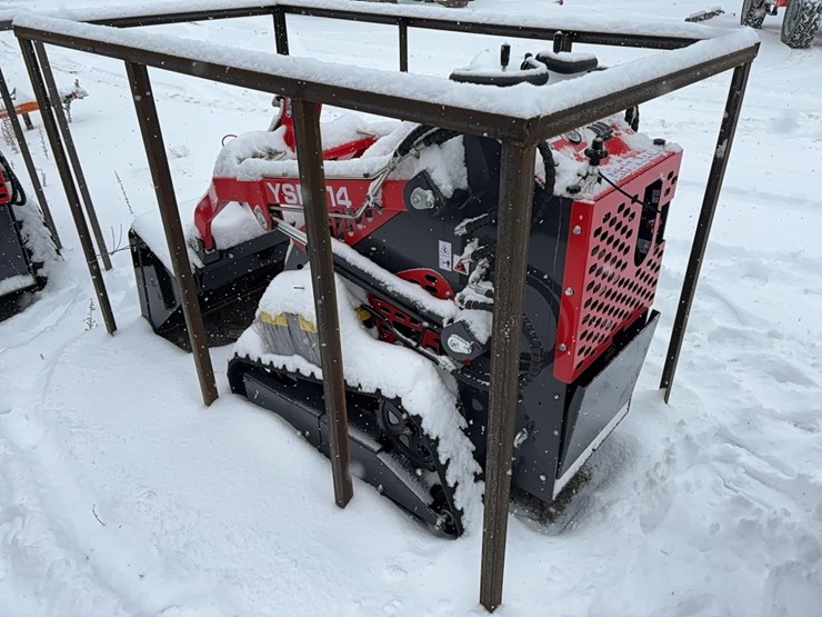 new-agt-ysrt14-mini-track-loader-image-8