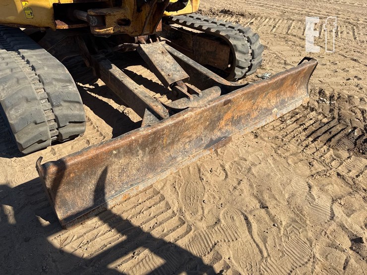 2016-caterpillar-304e2-cr-image-19