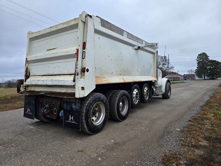 peterbilt-367-image-25