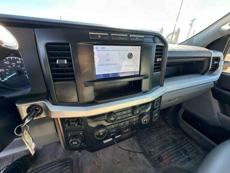 2024-ford-f350-image-40