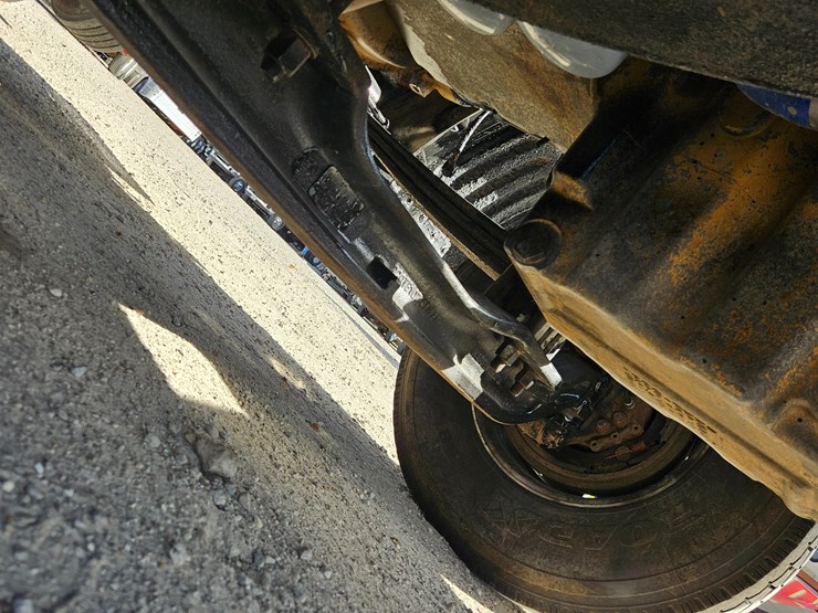 2009-peterbilt-365-image-63