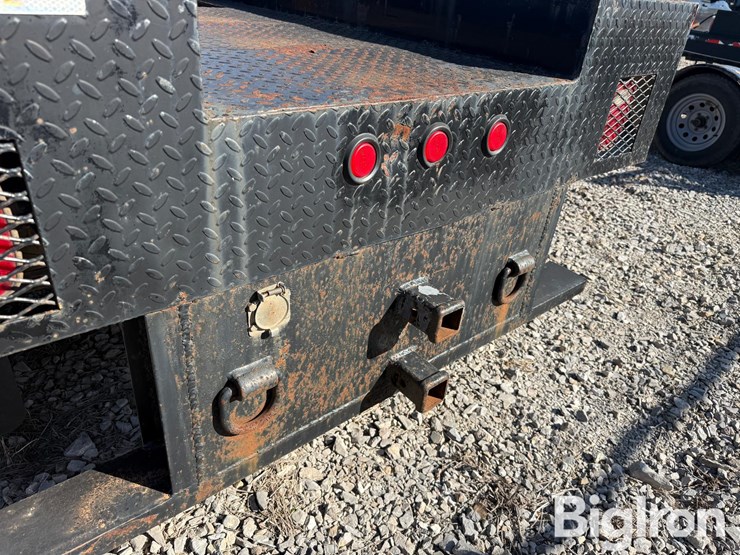 2014-peterbilt-337-image-14