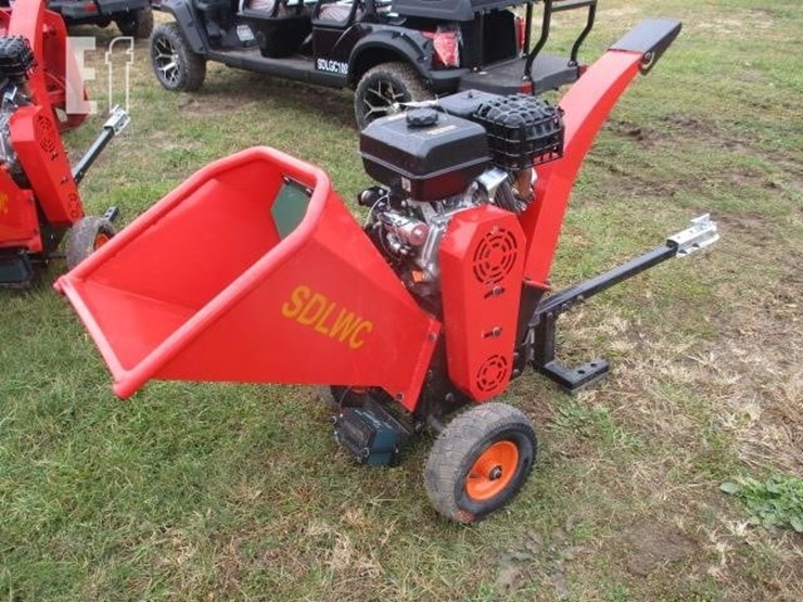 wood-chipper-wood-chipper-damage-on-fuel-tank-ne-image-1