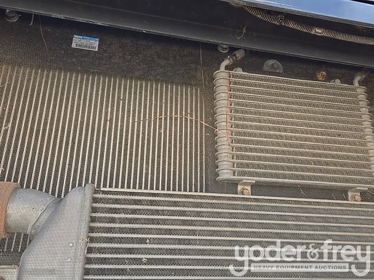 2021-case-cx210-lc-image-101