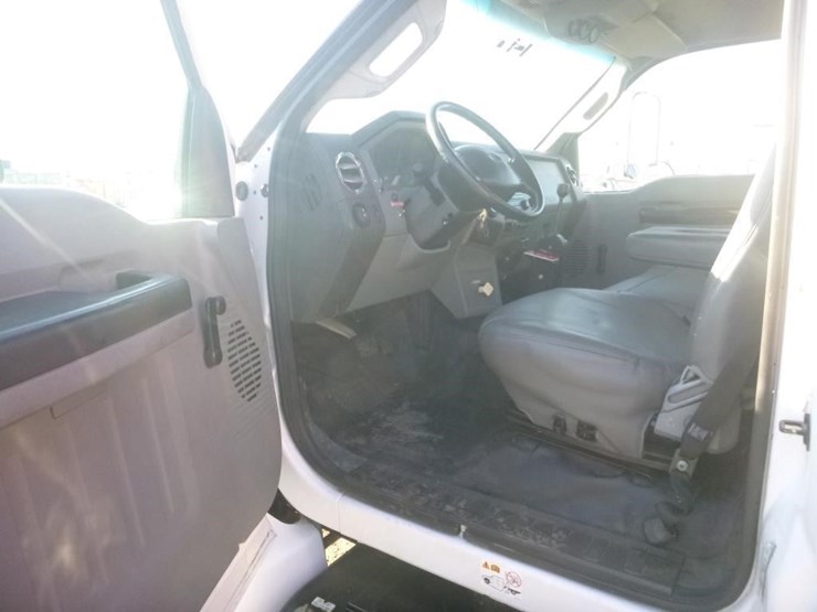 2013-ford-f650-image-12