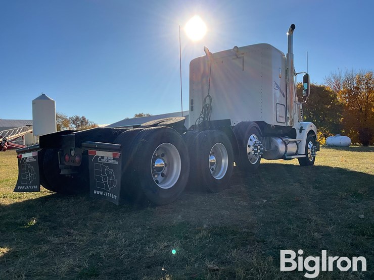 freightliner-122sd-image-5