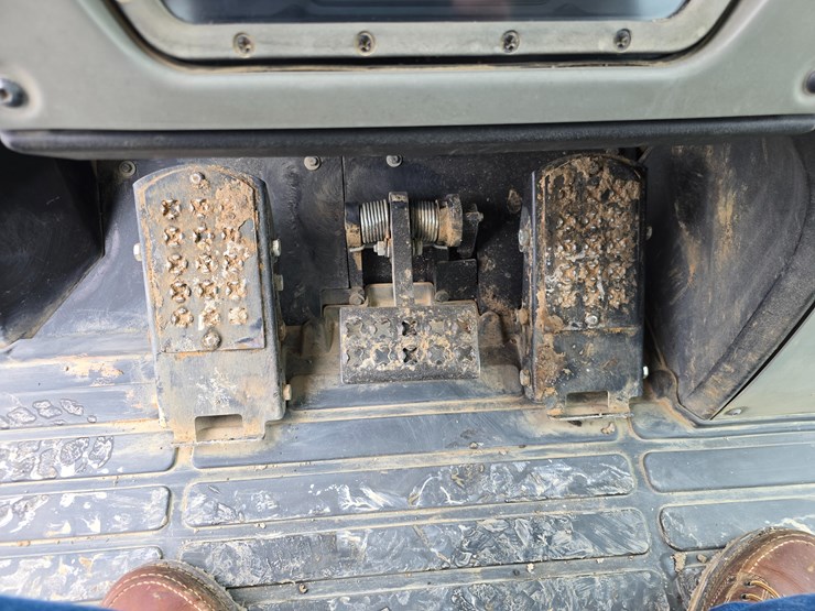 caterpillar-953d-image-117