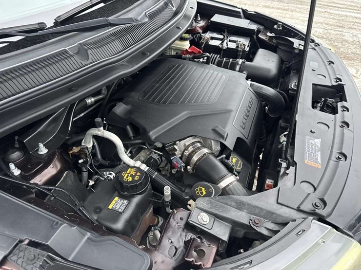 2016-ford-explorer-image-13