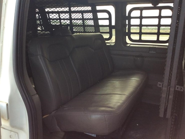 2013-chevrolet-express-3500-image-8