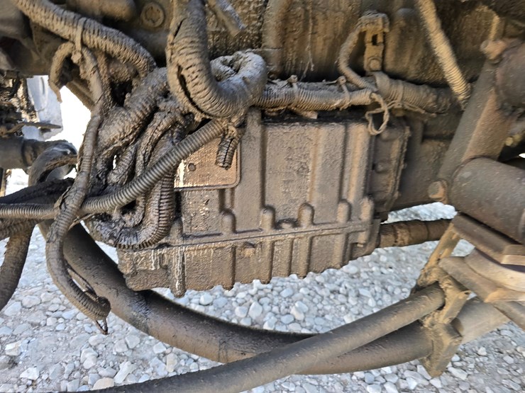 2003-peterbilt-320-image-102