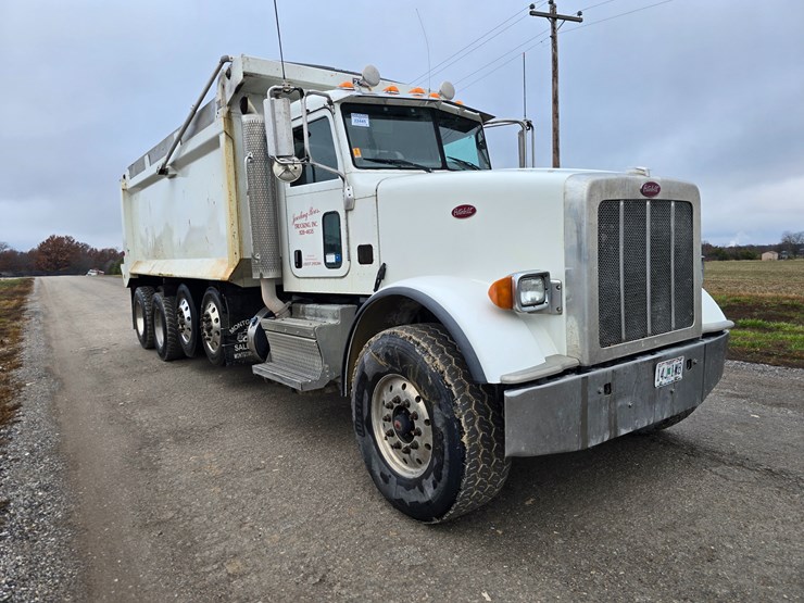 peterbilt-367-image-40